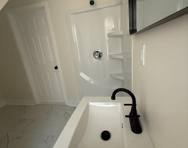 808 Winston Avenue - Photo Thumbnail 20