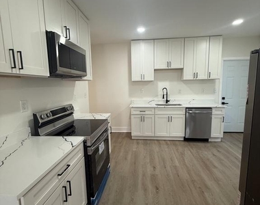 808 Winston Avenue - Photo Thumbnail 4