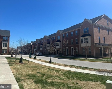 886 S Macon Street - Photo Thumbnail 24