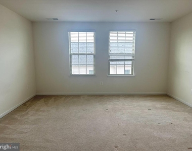 886 S Macon Street - Photo Thumbnail 17