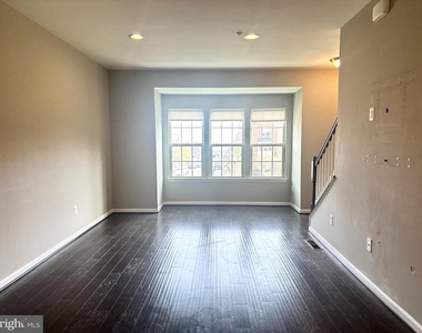 886 S Macon Street - Photo Thumbnail 8