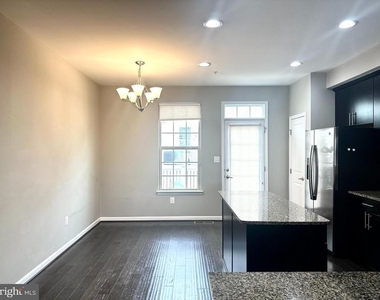 886 S Macon Street - Photo Thumbnail 6