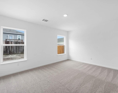 205 Paradise Canyon Dr - Photo Thumbnail 2