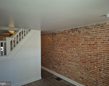 707 N Duncan Street - Photo Thumbnail 1