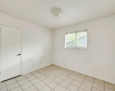 5208 Bogey Ct - Photo Thumbnail 16