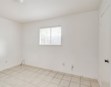 5208 Bogey Ct - Photo Thumbnail 20