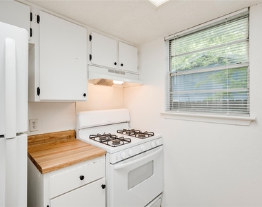 5208 Bogey Ct - Photo Thumbnail 14