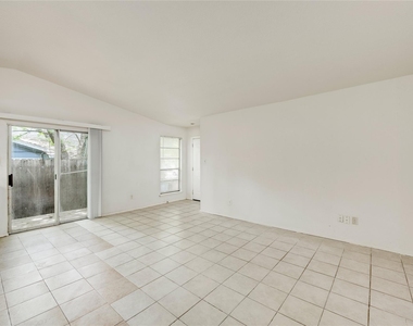 5208 Bogey Ct - Photo Thumbnail 10