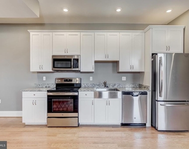 1214 Eutaw Place - Photo Thumbnail 9