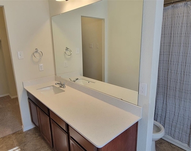 127 Trailside Ln - Photo Thumbnail 13