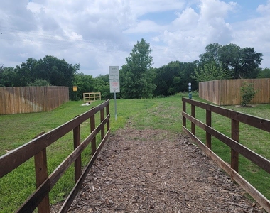 127 Trailside Ln - Photo Thumbnail 23