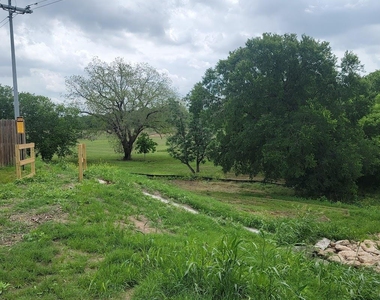 127 Trailside Ln - Photo Thumbnail 24