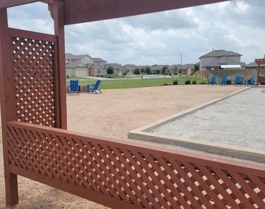 127 Trailside Ln - Photo Thumbnail 19