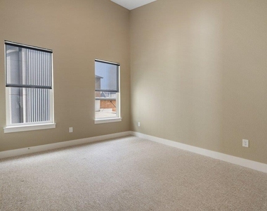 6124 Florencia Ln - Photo Thumbnail 29
