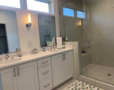 2519 Sutherland St - Photo Thumbnail 8