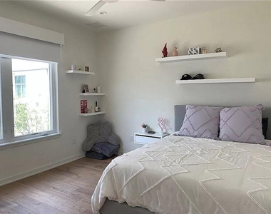 2519 Sutherland St - Photo Thumbnail 5