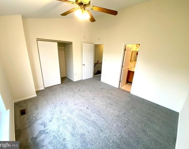 1468 Nestlewood Court - Photo Thumbnail 12