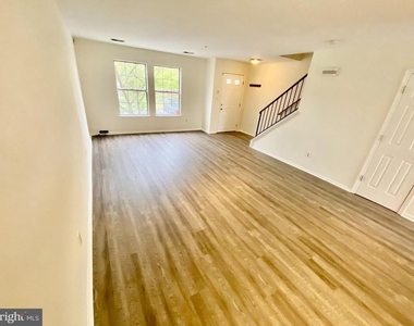 1468 Nestlewood Court - Photo Thumbnail 5