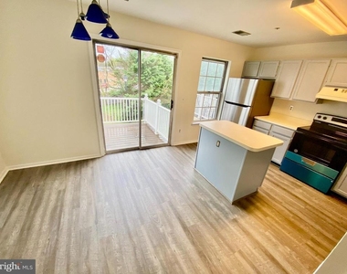 1468 Nestlewood Court - Photo Thumbnail 6