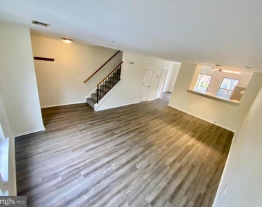 1468 Nestlewood Court - Photo Thumbnail 4