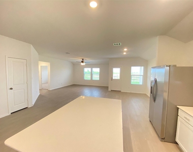 1400 Pickerel St - Photo Thumbnail 10