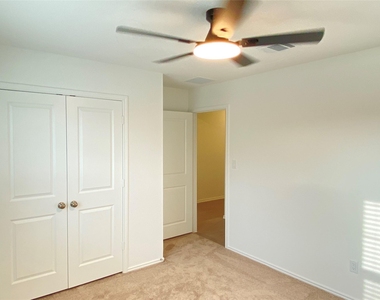 1400 Pickerel St - Photo Thumbnail 23