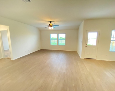 1400 Pickerel St - Photo Thumbnail 13