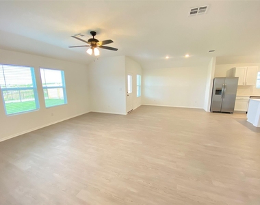 1400 Pickerel St - Photo Thumbnail 14