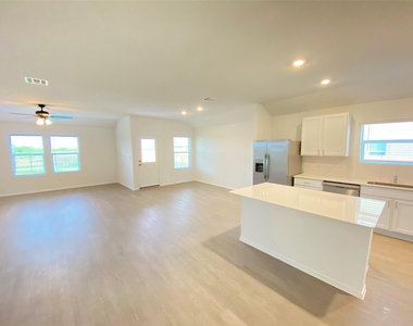 1400 Pickerel St - Photo Thumbnail 9