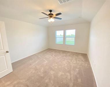1400 Pickerel St - Photo Thumbnail 16