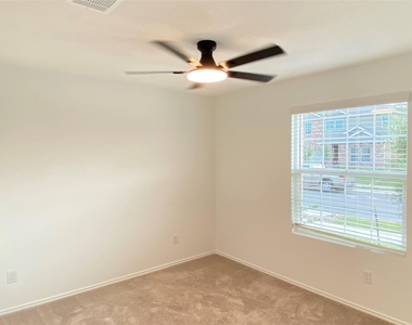 1400 Pickerel St - Photo Thumbnail 22