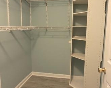 323 Lindera Court - Photo Thumbnail 21