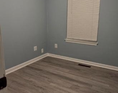 323 Lindera Court - Photo Thumbnail 16