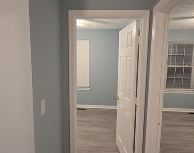 323 Lindera Court - Photo Thumbnail 42