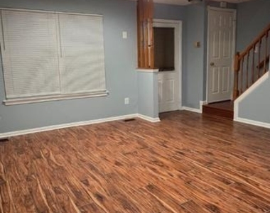 323 Lindera Court - Photo Thumbnail 5