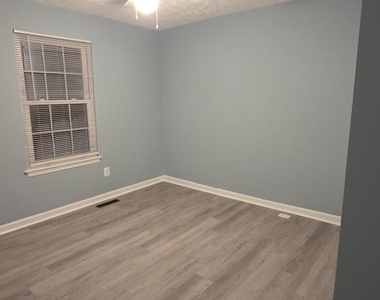 323 Lindera Court - Photo Thumbnail 44