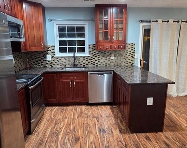 323 Lindera Court - Photo Thumbnail 37