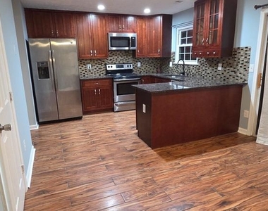 323 Lindera Court - Photo Thumbnail 34