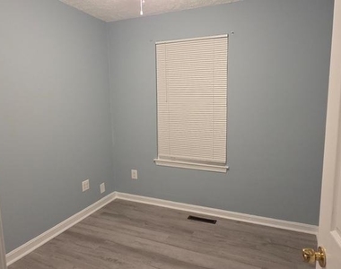 323 Lindera Court - Photo Thumbnail 43