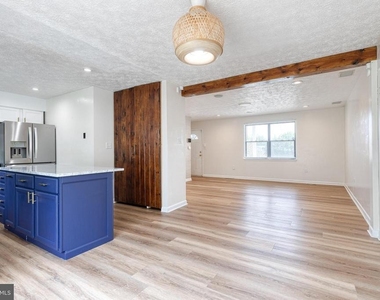 1577 Loring Court - Photo Thumbnail 13