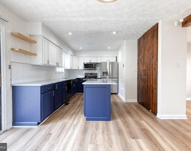 1577 Loring Court - Photo Thumbnail 10