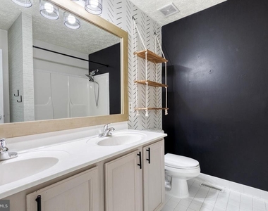 1577 Loring Court - Photo Thumbnail 18