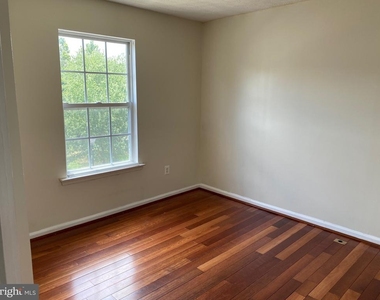 1726 Sea Pine Circle - Photo Thumbnail 10