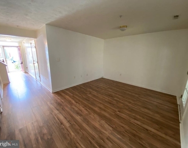 1726 Sea Pine Circle - Photo Thumbnail 13