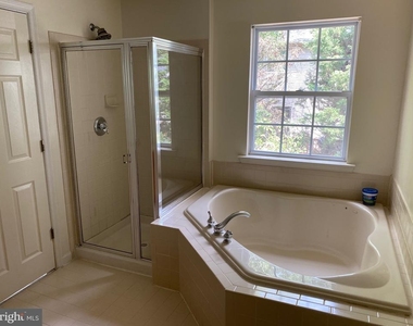 1726 Sea Pine Circle - Photo Thumbnail 8