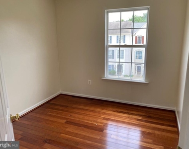 1726 Sea Pine Circle - Photo Thumbnail 11
