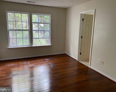 1726 Sea Pine Circle - Photo Thumbnail 5