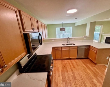 17326 King Phillip Way - Photo Thumbnail 4