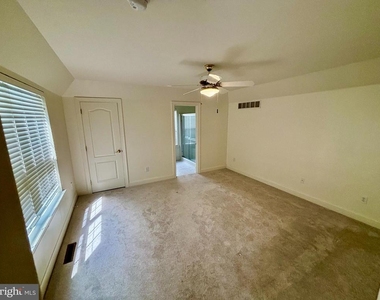 17326 King Phillip Way - Photo Thumbnail 10