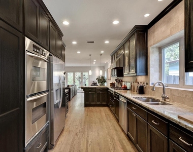 5018 Shoal Creek Blvd - Photo Thumbnail 15
